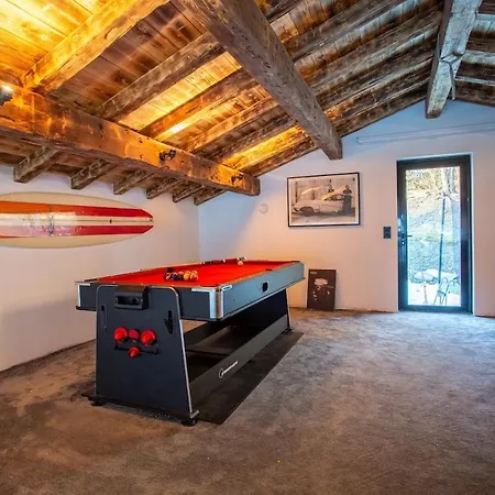 Chamonix Valley, Sleeps 12, Pool, Gym, Spa, Sauna