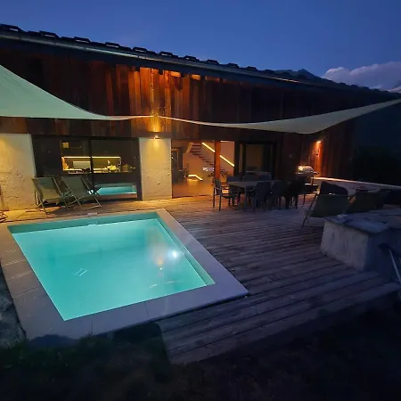 Chamonix Valley, Sleeps 12, Pool, Gym, Spa, Sauna Servoz